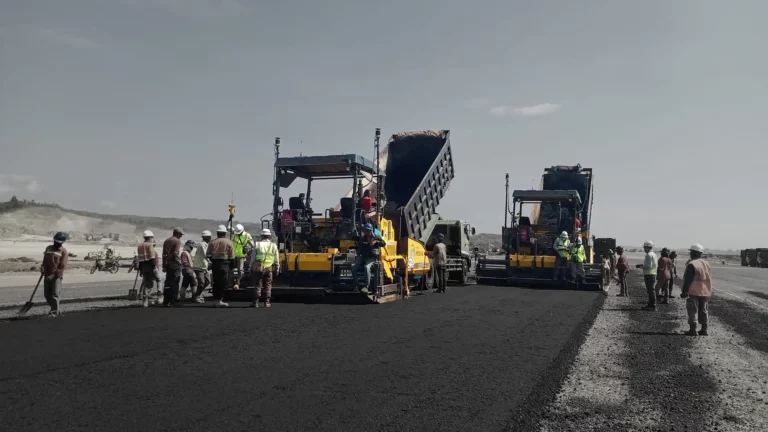 GPS & machine control being used in paving - Indonesia